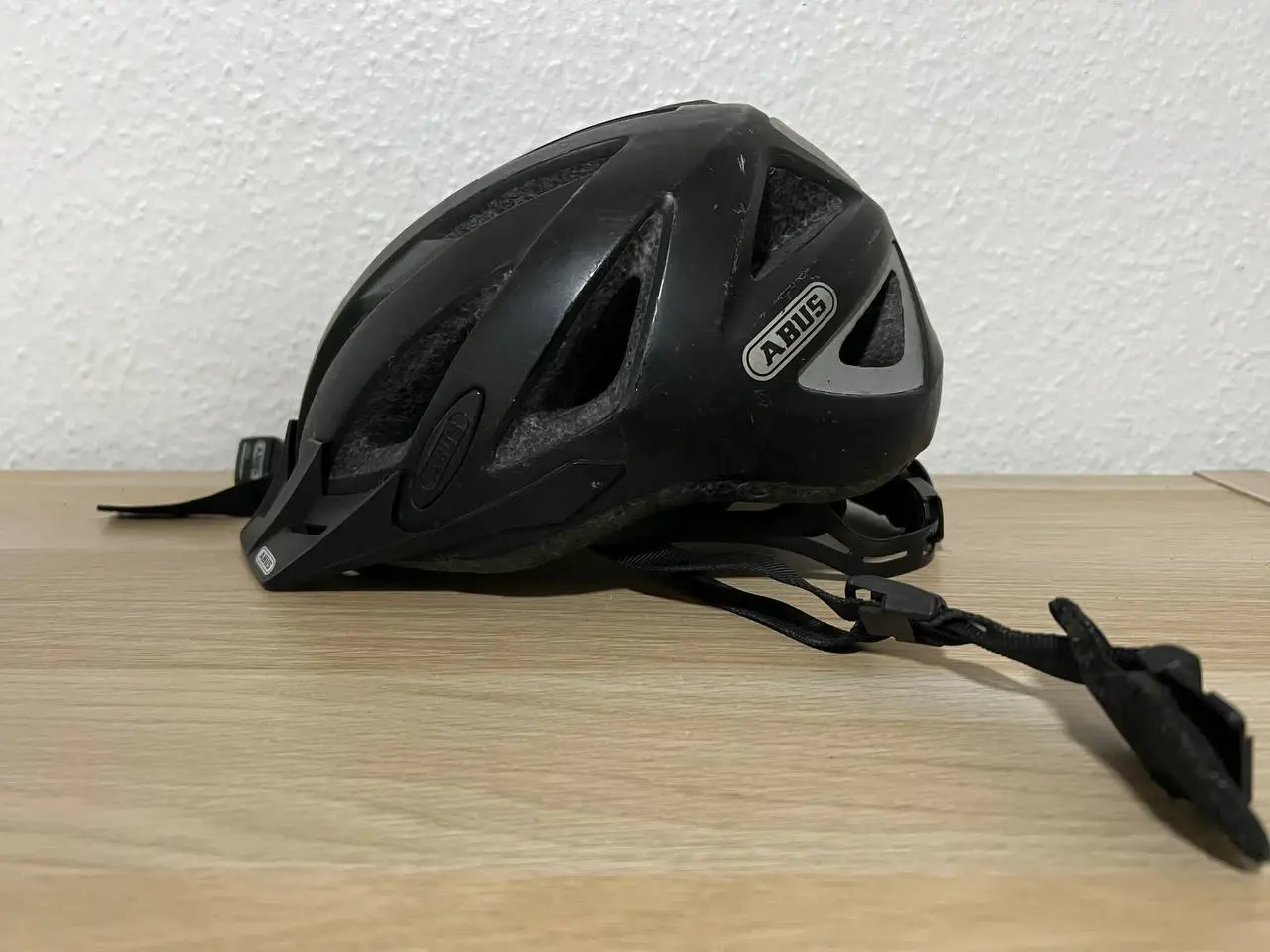 Billede 1 - ABUS cykelhjelm str. 52-58 cm – kun 50 kr!