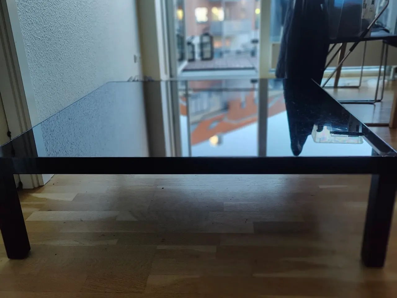 Billede 1 - Sofabord, sort metalstel, sort glasplade 