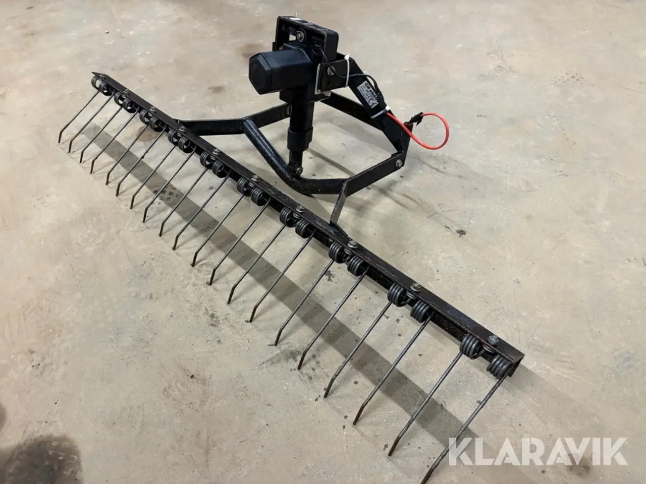 Billede 1 - Gårdspladsrive / haverive GM elektro 1285-12VDC - 130 cm