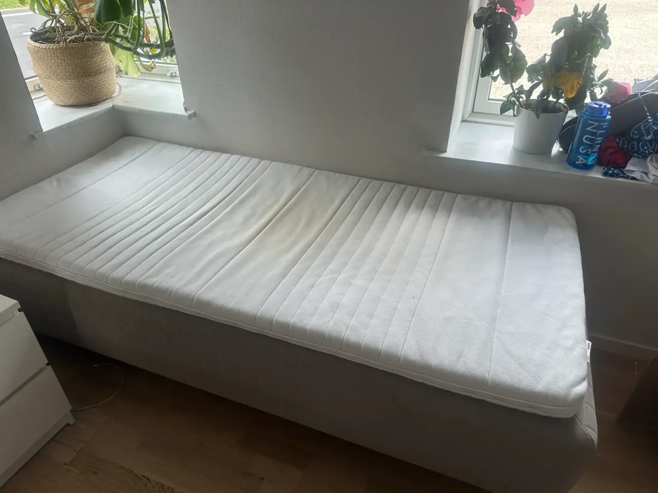 Billede 2 - Dejlig Ikea enkeltseng + topmadras til