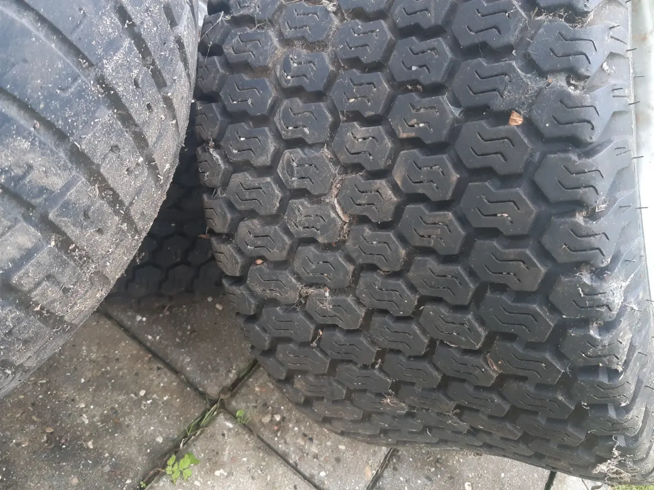 Billede 3 - Trelleborg dæk på fælge 20x10,00x10