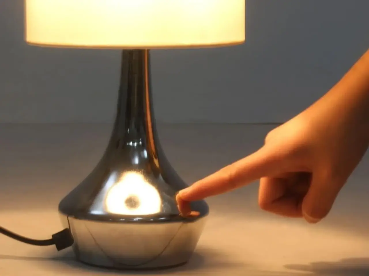 Billede 4 - Bordlamper 2 stk. touch-knap E14 hvid