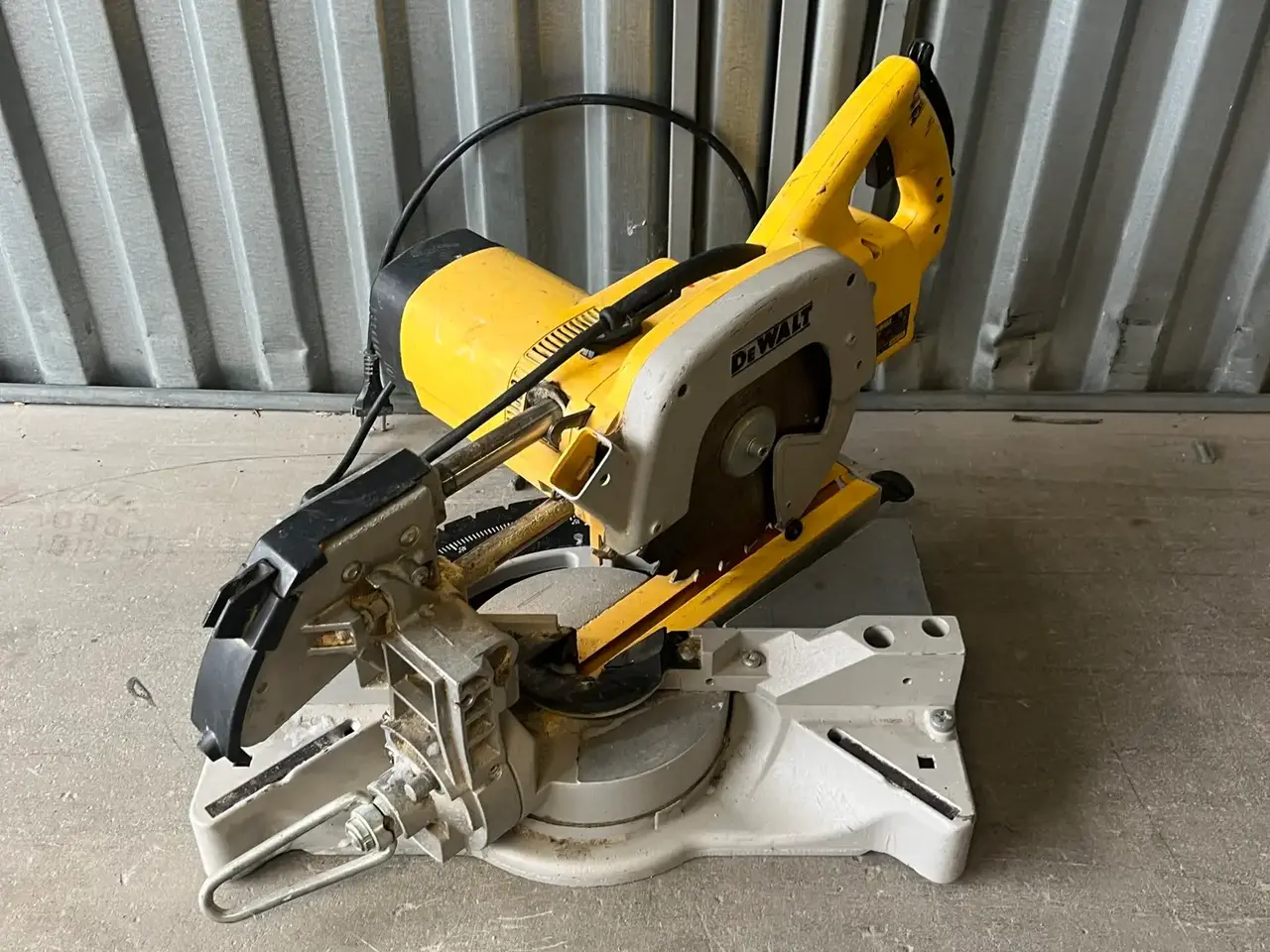 Billede 2 - DeWALT DW707 – Kap- og geringssav