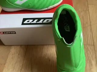 Indendørssko i grøn med velcro