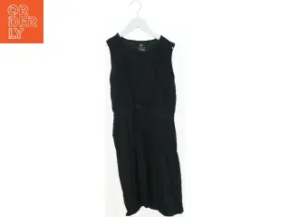Kjole fra H&M (str. 164 cm)