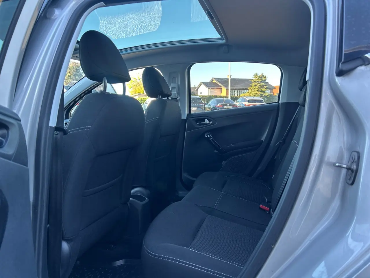 Billede 19 - Peugeot 208 1,6 BlueHDi 100 Allure Sky