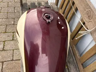 Moto Guzzi California 3 tank 