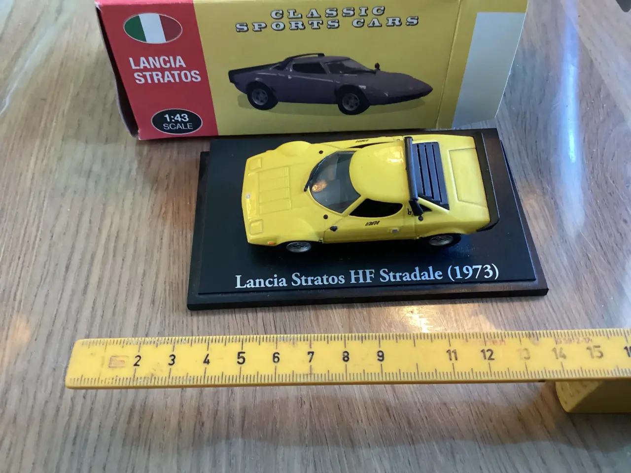Billede 2 - Lancia Stratos HF Stradale modelbil i skala 1:43.