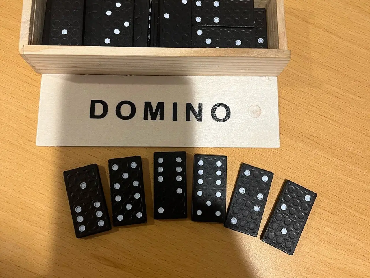 Billede 1 - Domino, strategi / brætspil