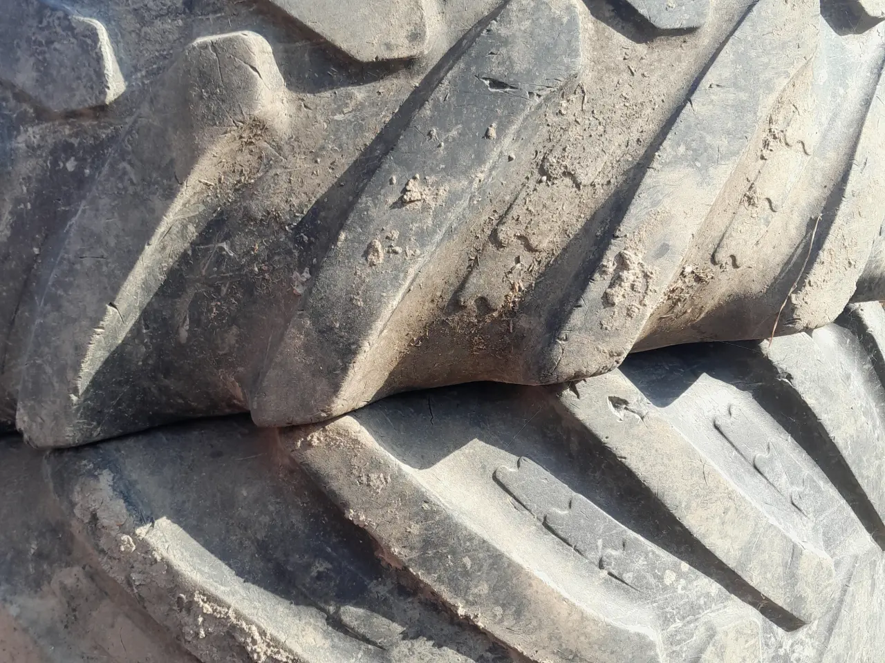 Billede 1 - Dæk 600/70R28