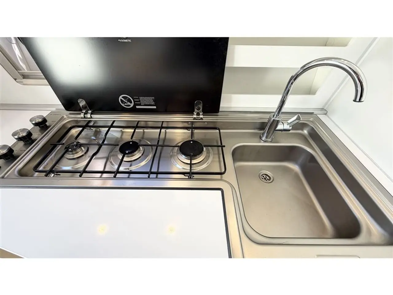 Billede 13 - 2021 - Adria Action 391 LH Enkeltsenge-Lamel-Gulvtemp.-VarioHeat-Mover-Telt