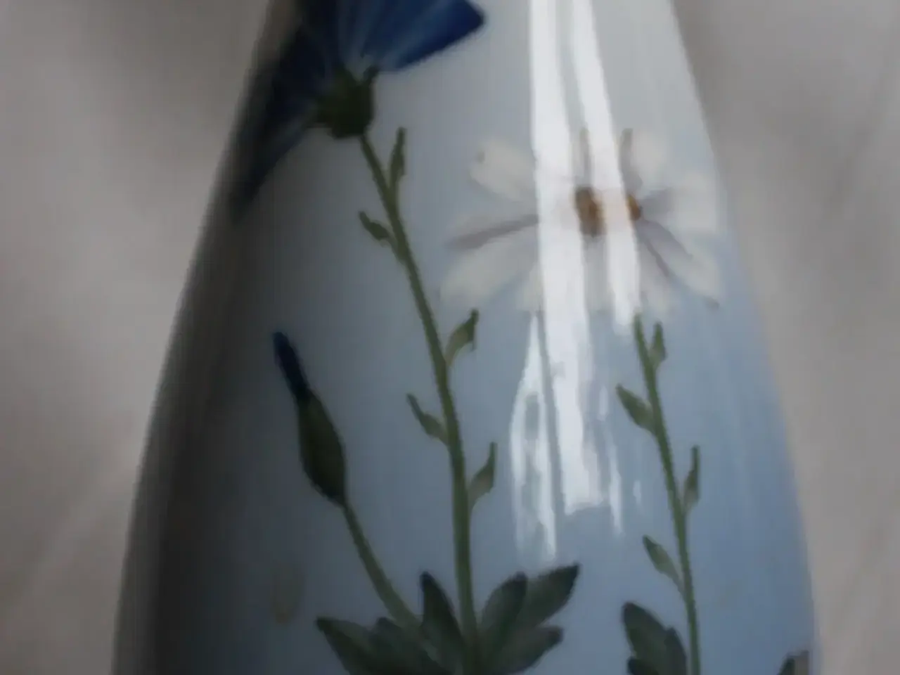Billede 6 - Vase med blå og hvid blomst, RC 