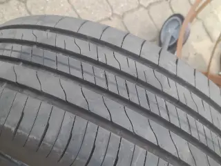 Goodyear 215x55x18 prisen er for 4stk