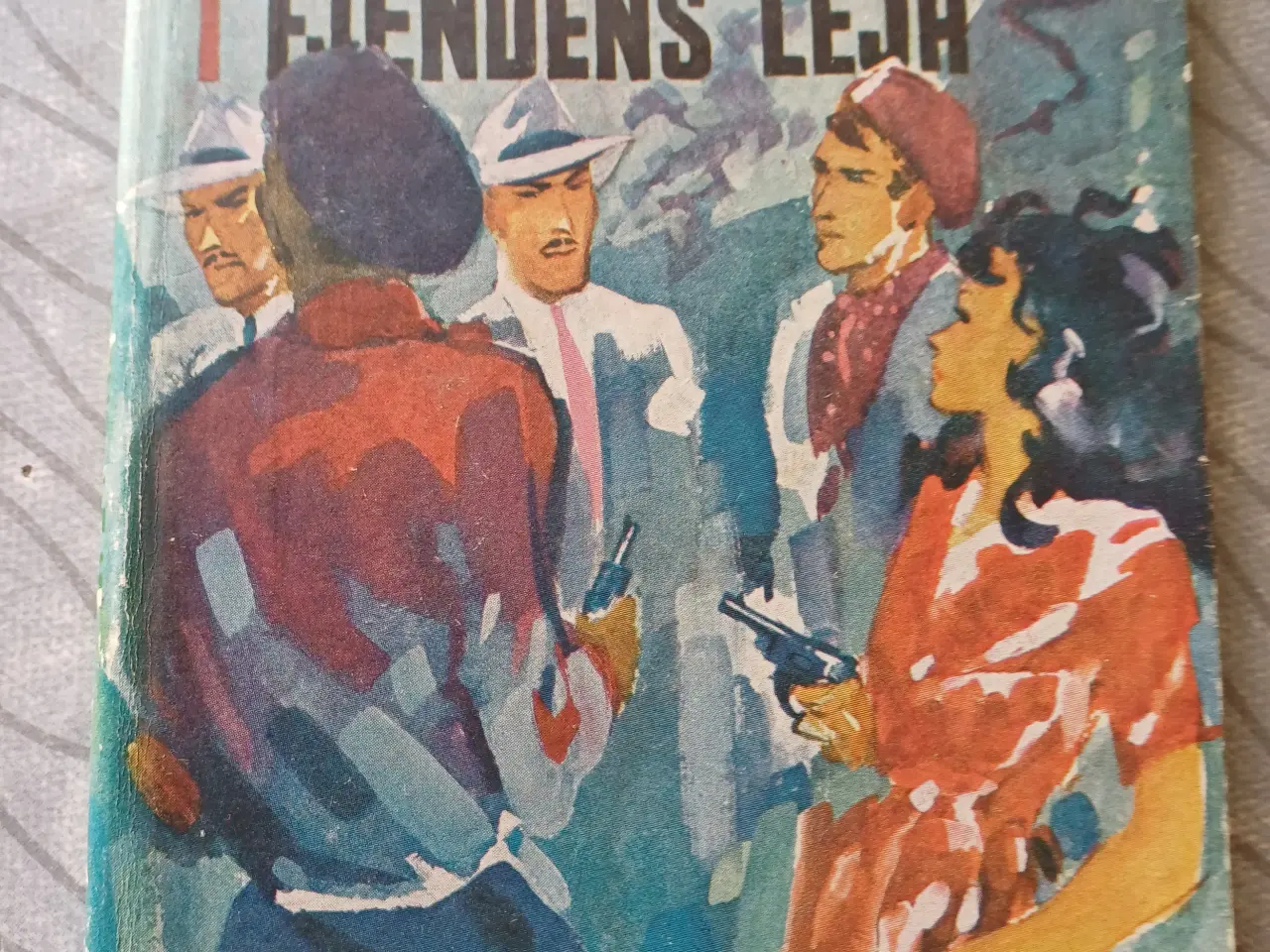 Billede 1 - Marianne i fjendens lejr af Gunnar Andreassen