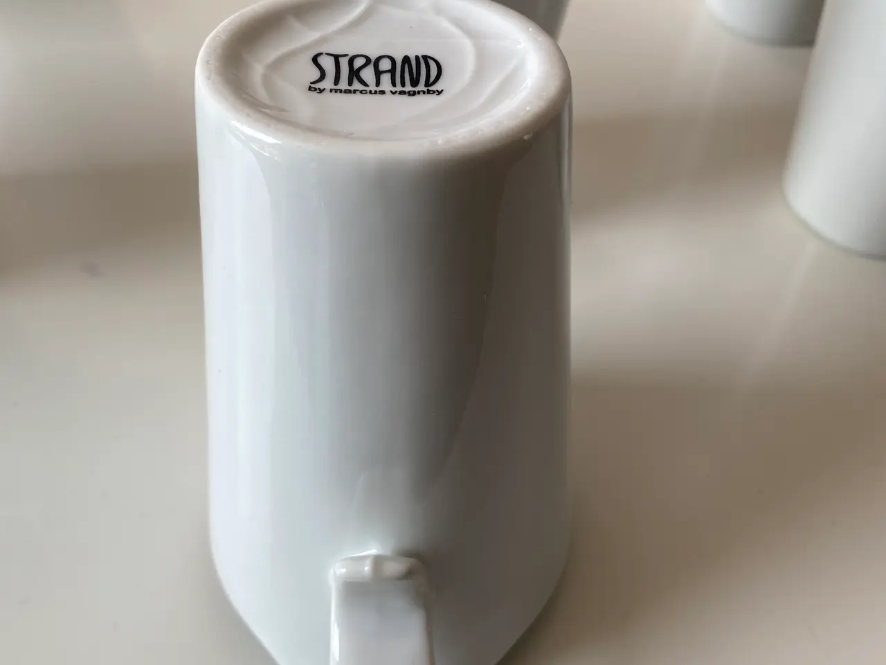 Billede 3 - hvide porcelænskrus fra Strand