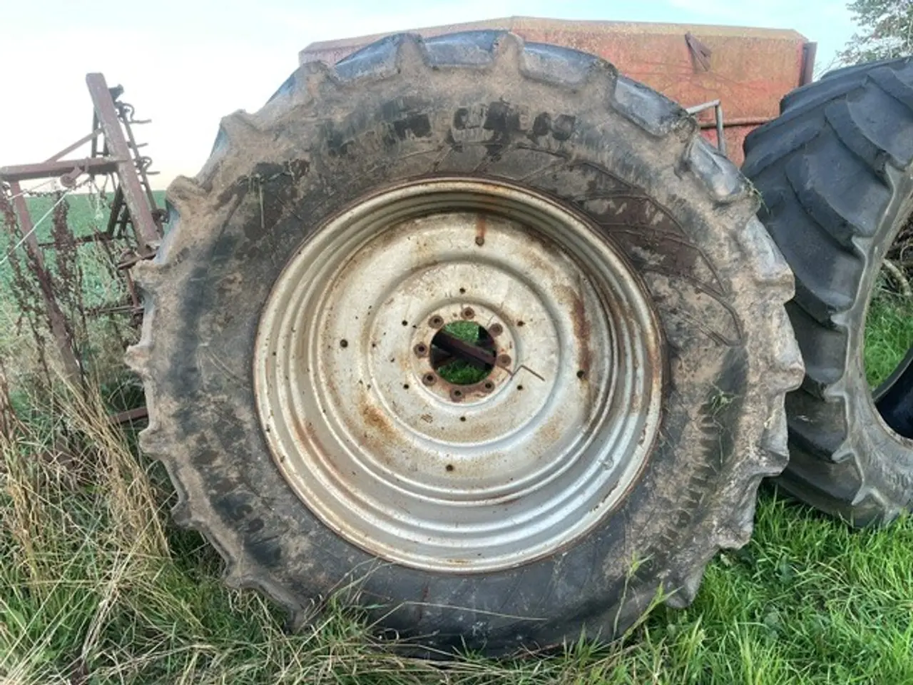 Billede 1 - Dæk 650/65 x 42