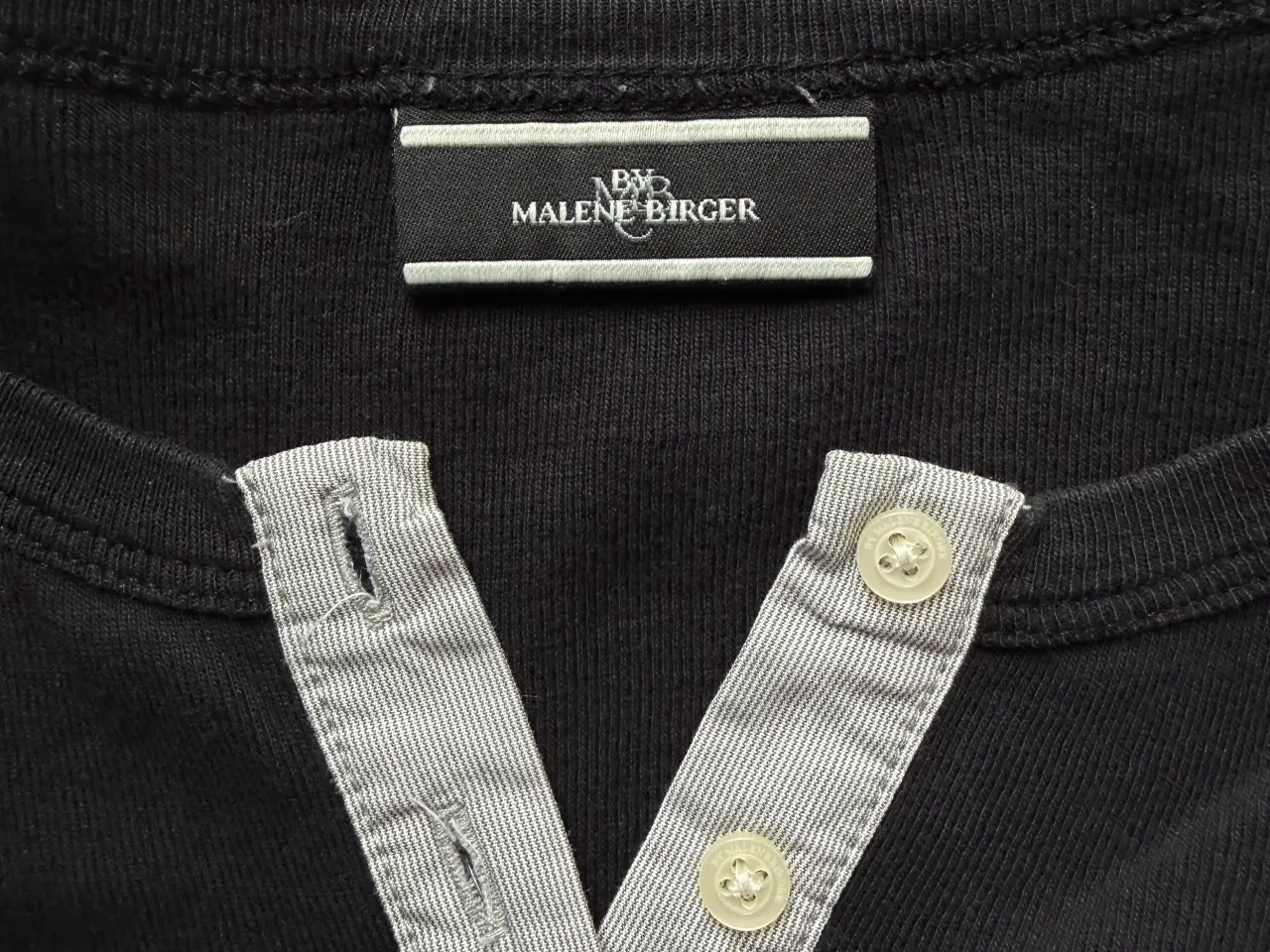 Billede 2 - Malene Birger bluse, i flot stand