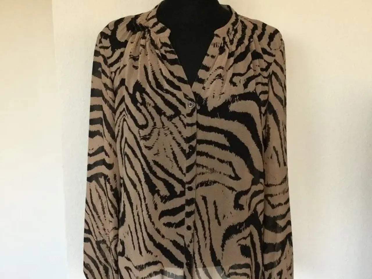 Billede 1 - Ny -PULZ Bluse / Skjorte. str. XL