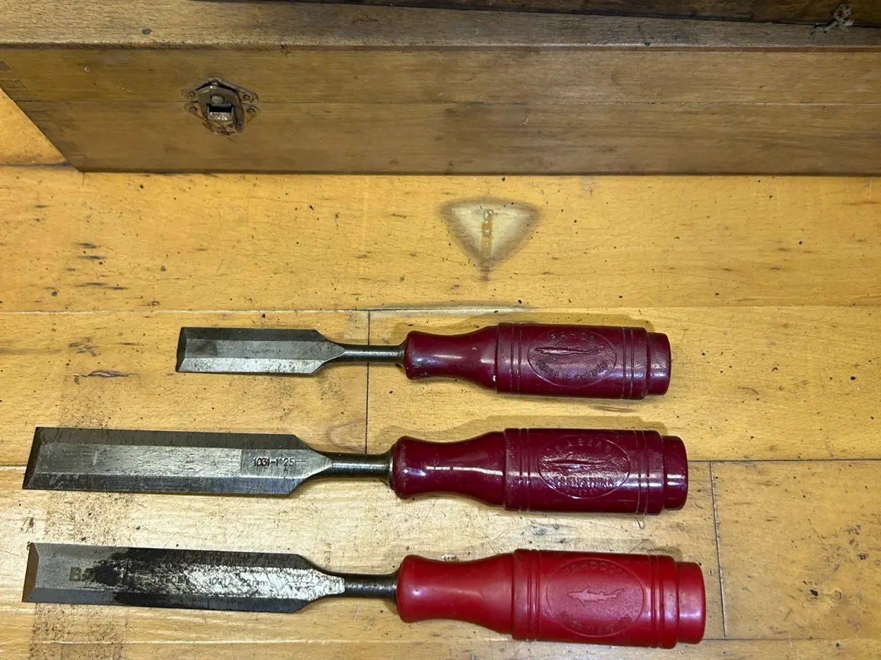 Billede 1 - Svensk luksus! 7 stk. gamle kvalitetstemmejern (E.