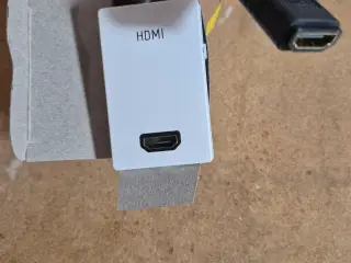 HDMI vægudtag