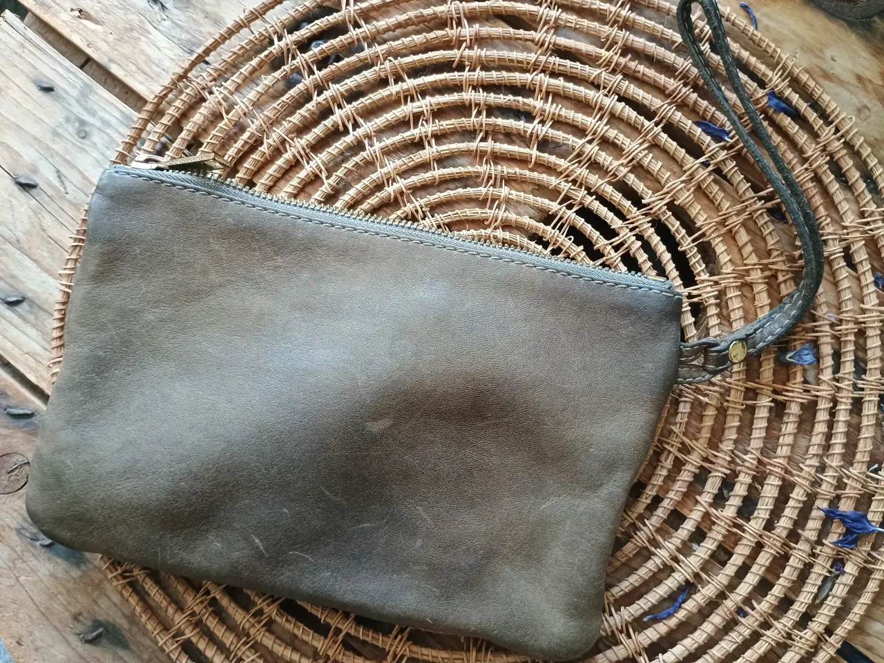 Billede 4 - Kurt Geiger clutch med håndledsrem