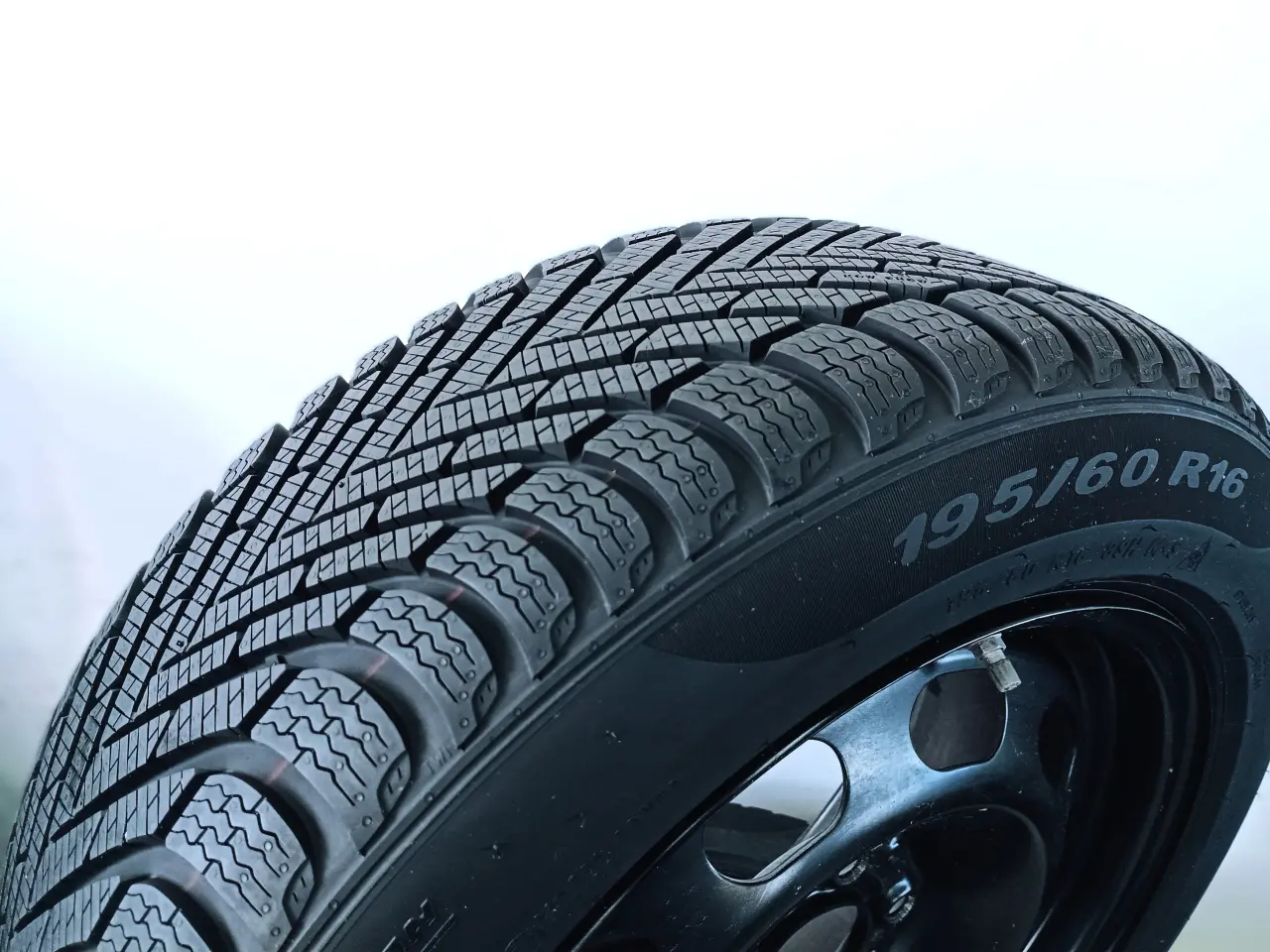 Billede 2 - 5x112 16" ET47 nav 66,6ø vintersæt inkl. TPMS