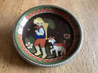 Schweizisk stentøjs Serverings fad