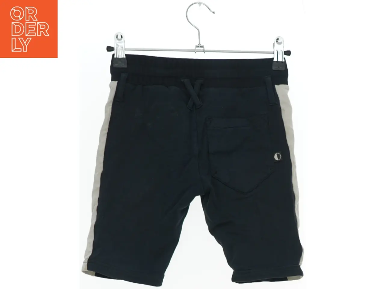 Billede 2 - Shorts med striber fra Kools (str. 104)