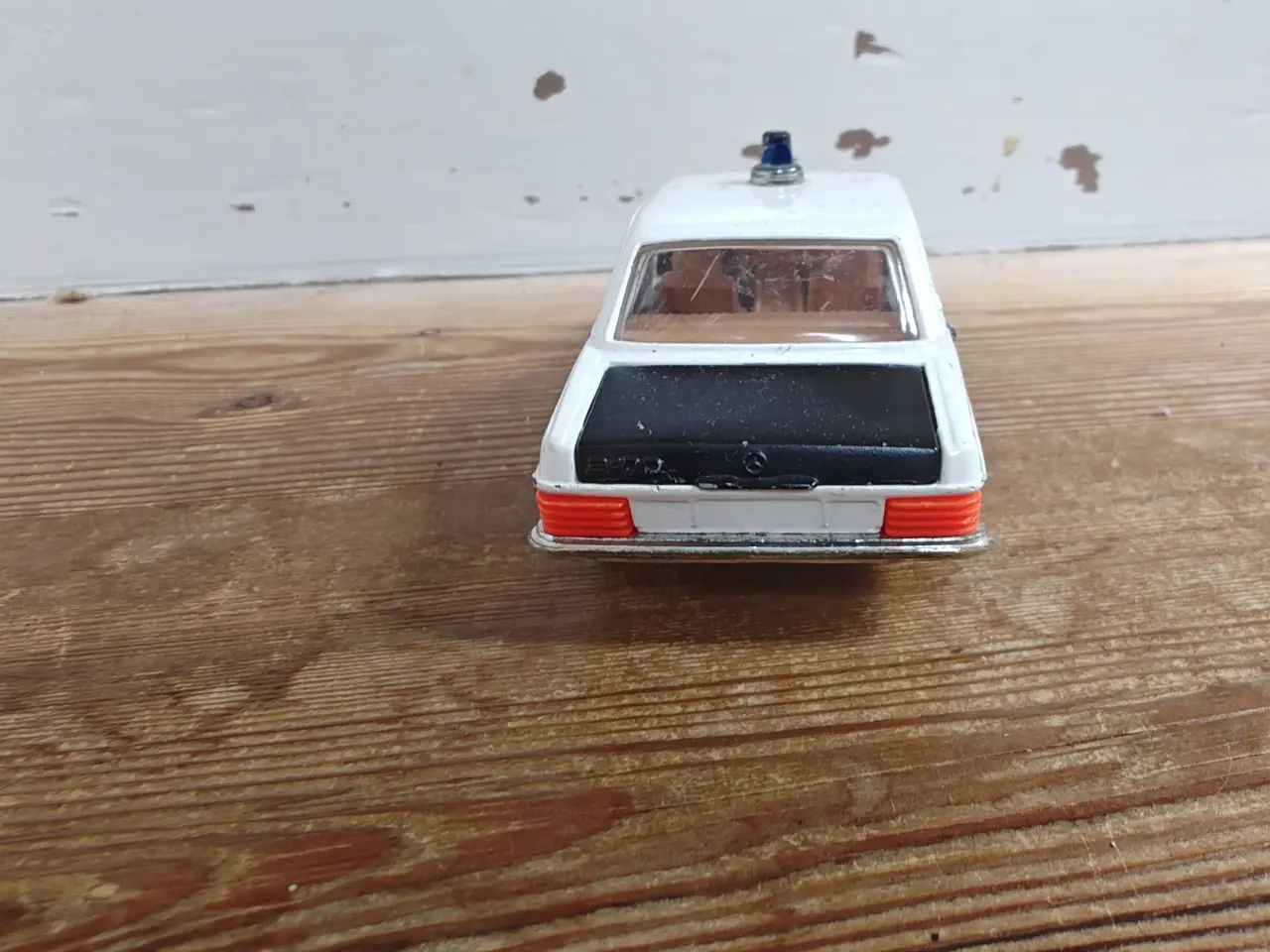 Billede 4 - Mercedes Benz 240 D Politi bil - Corgi