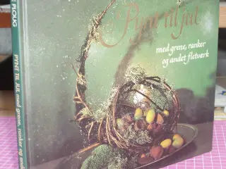 Pynt til jul med grene, ranker og andet fletværk