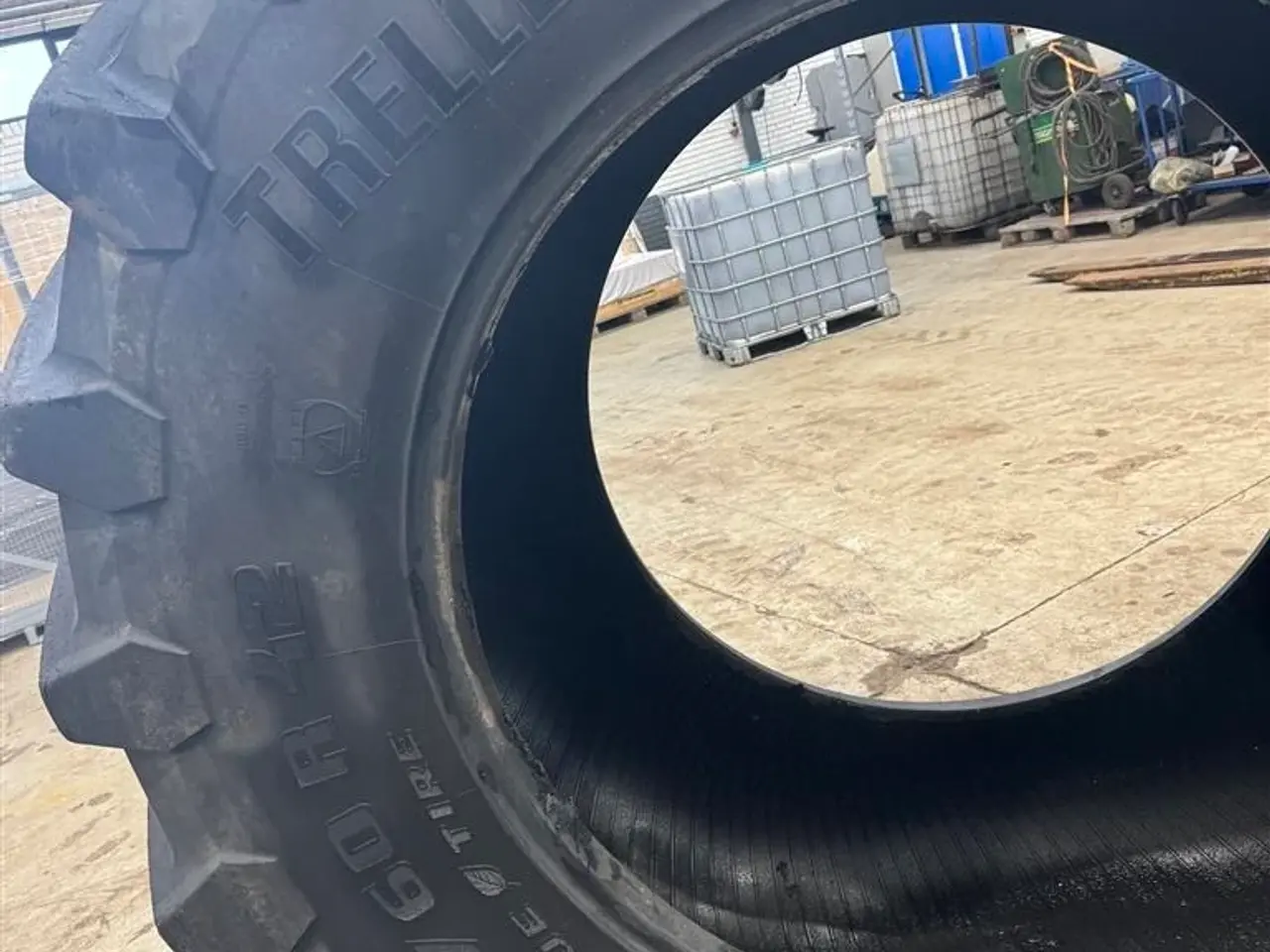 Billede 3 - Trelleborg 900/60R42