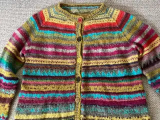 Farverig cardigan.. DIY str. 104/110, 4-5 år