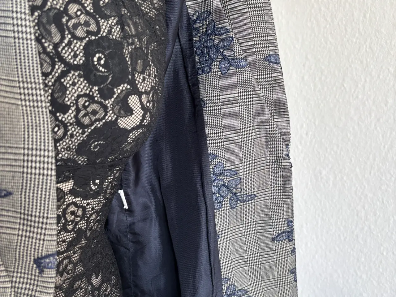 Billede 6 - Zara ternet blazer med mørkeblå blonder – Str. S