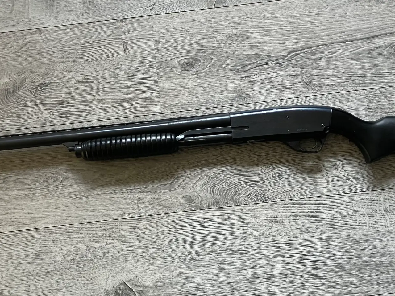 Billede 2 - Sort 12/76 pumpgun