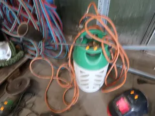 Gasflaske med ukrudtsbrændere