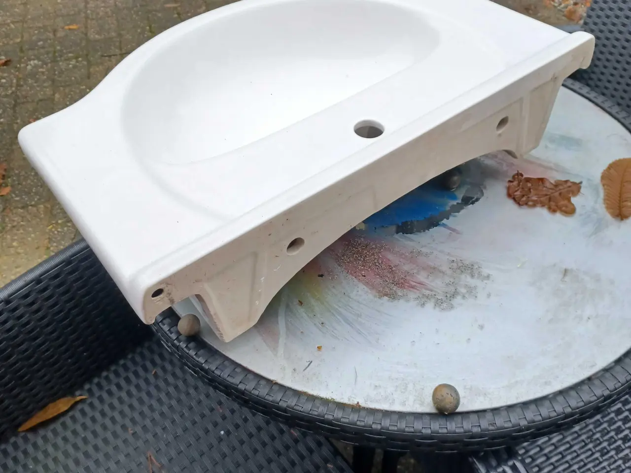 Billede 3 - Porcelænsvask til vægmontering