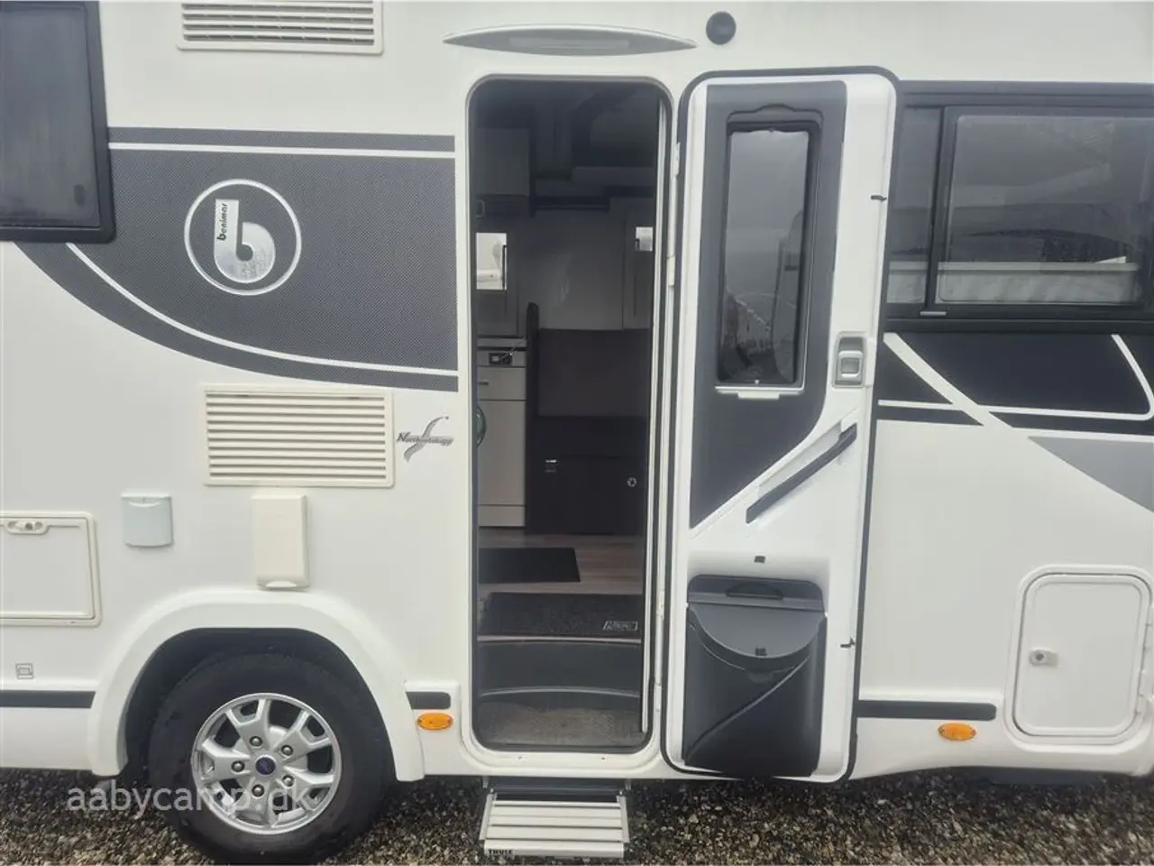 Billede 5 - 2022 - Benimar Tessoro T488 NK Pakke. Automatgear. solceller. markise. Lithium batteri. Inverter. indgangstrin. Undervognsbehandlet. støtteben bag. Webasto Dieselfyr.