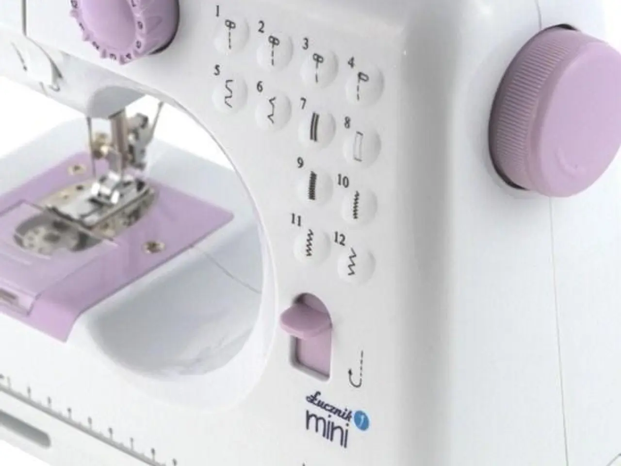 Billede 4 - Łucznik Mini symaskine - pink børnevenlig model med 12 sømprogrammer