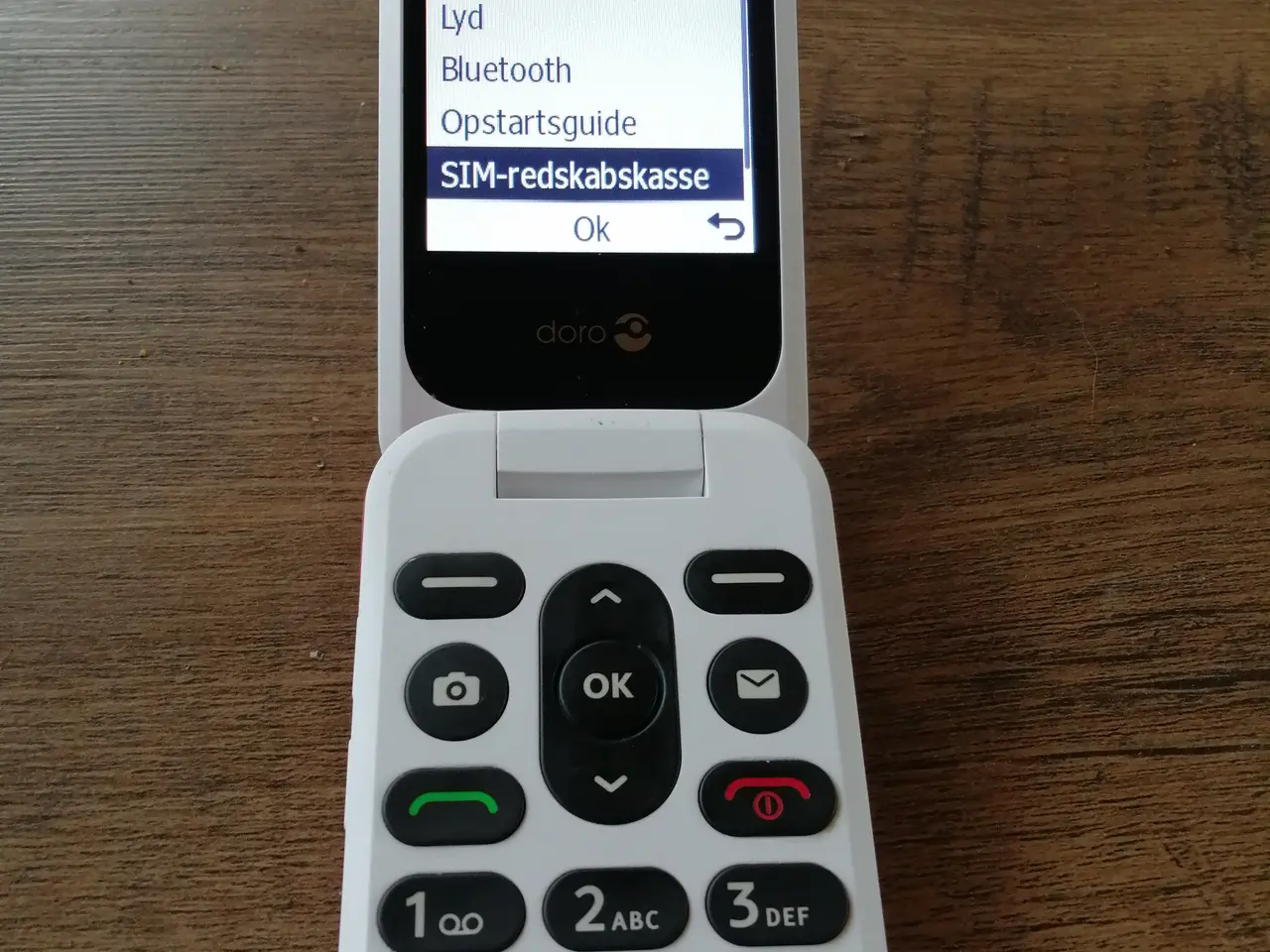 Billede 2 - Billig telefon med oplader