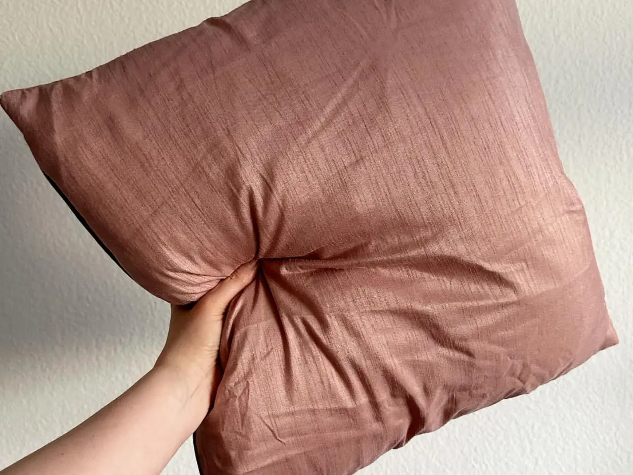 Billede 1 - Pyntepude, rosa