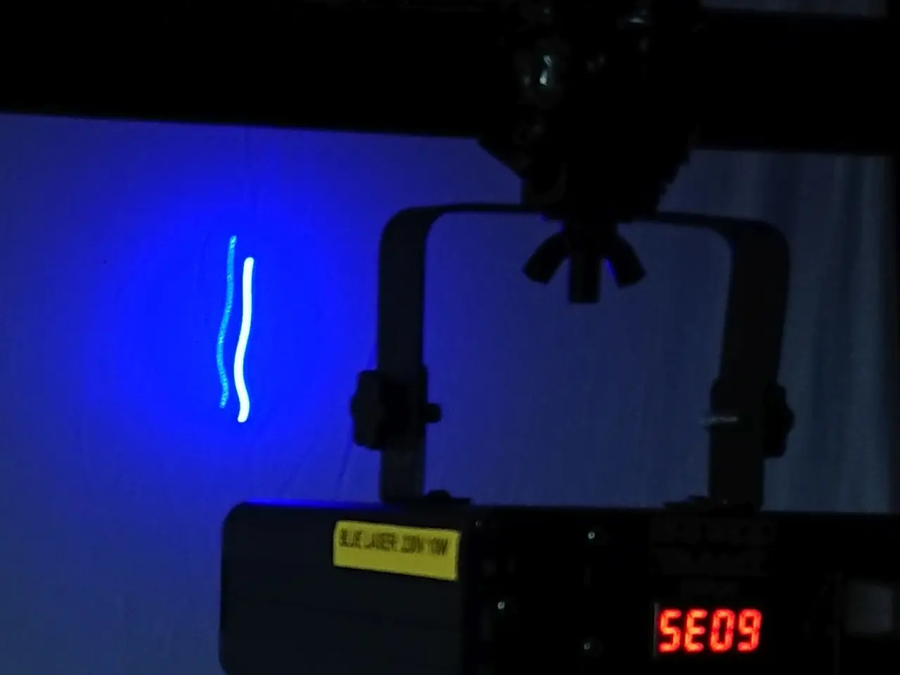 Billede 15 - Udlejes - LASER LIGHT BLUE Beam Line 10 Watt.