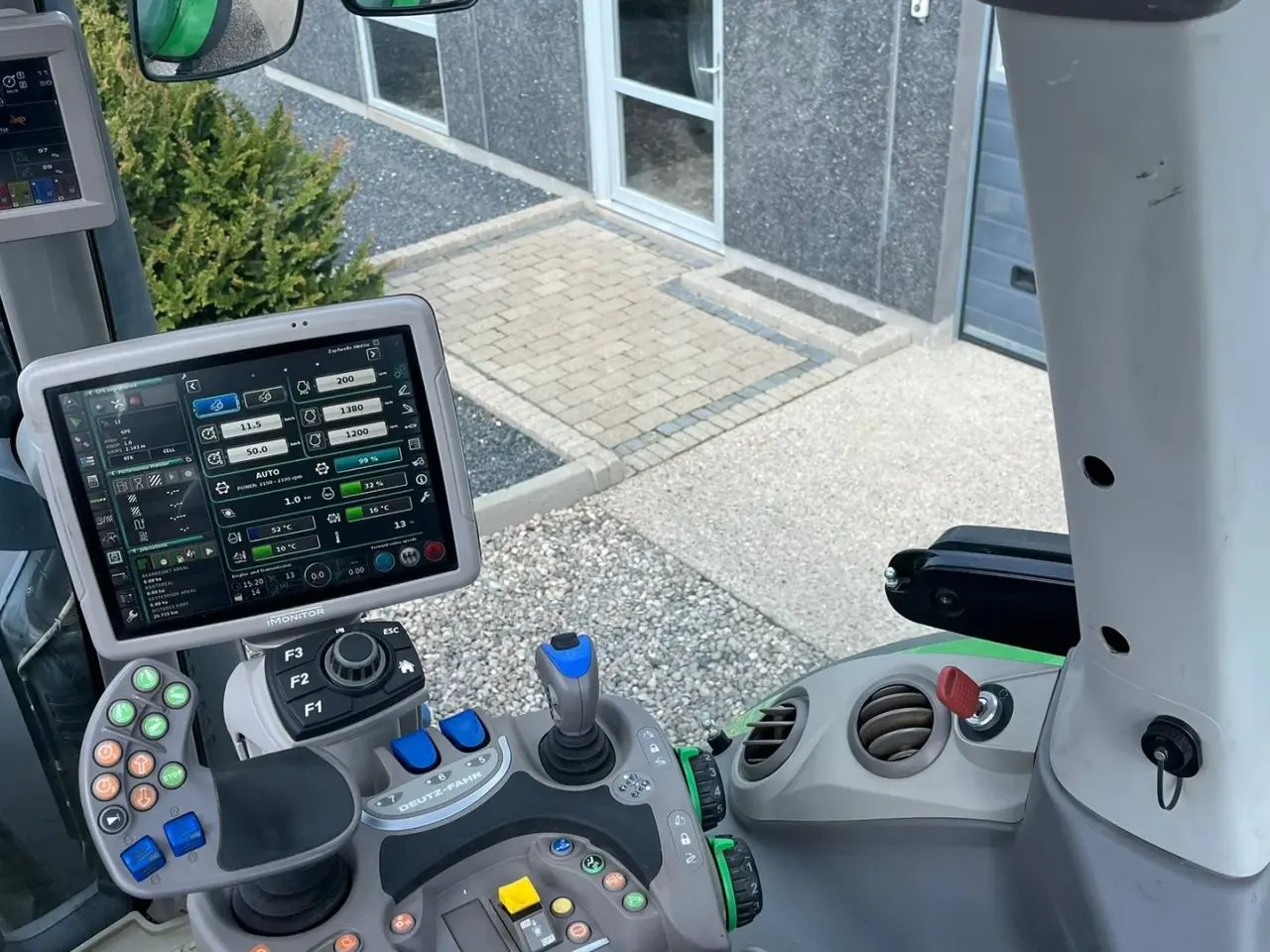 Billede 8 - Deutz-Fahr Agrotron 6215 TTV Med frontlift
