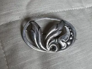 Broche fra Bernhard Hertz