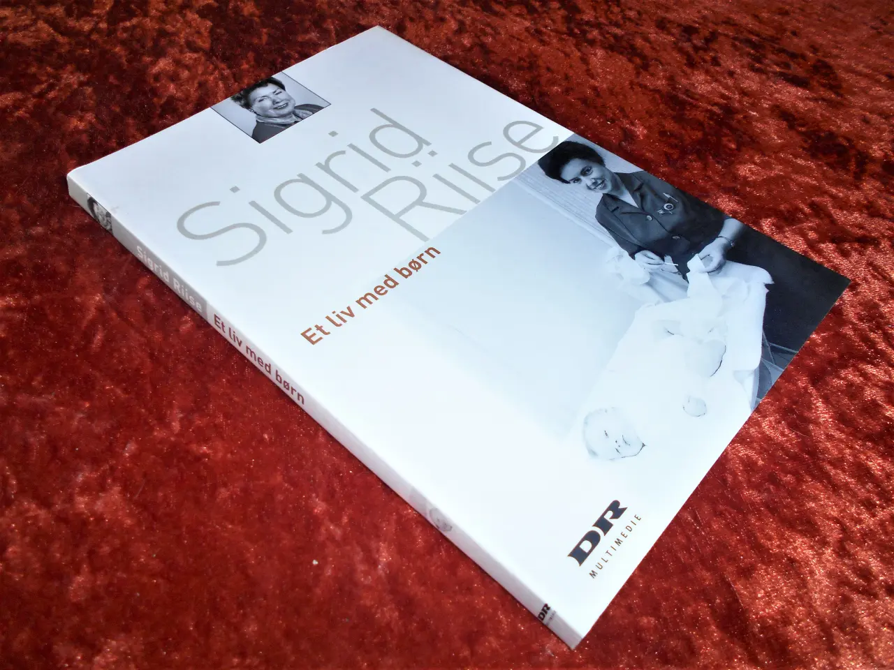 Billede 1 - Et liv med børn, Sigrid Riise,
