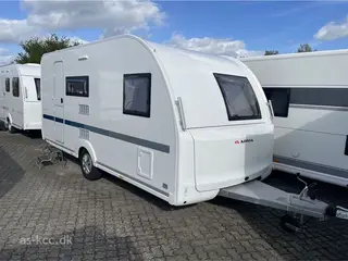 2026 - Adria Altea 472 PK Adria Altea 472 PK årg. 2026 6 sovepladser, 4 siddepladser, Myggenetdør kr. 1.640,- lagt i prisen.