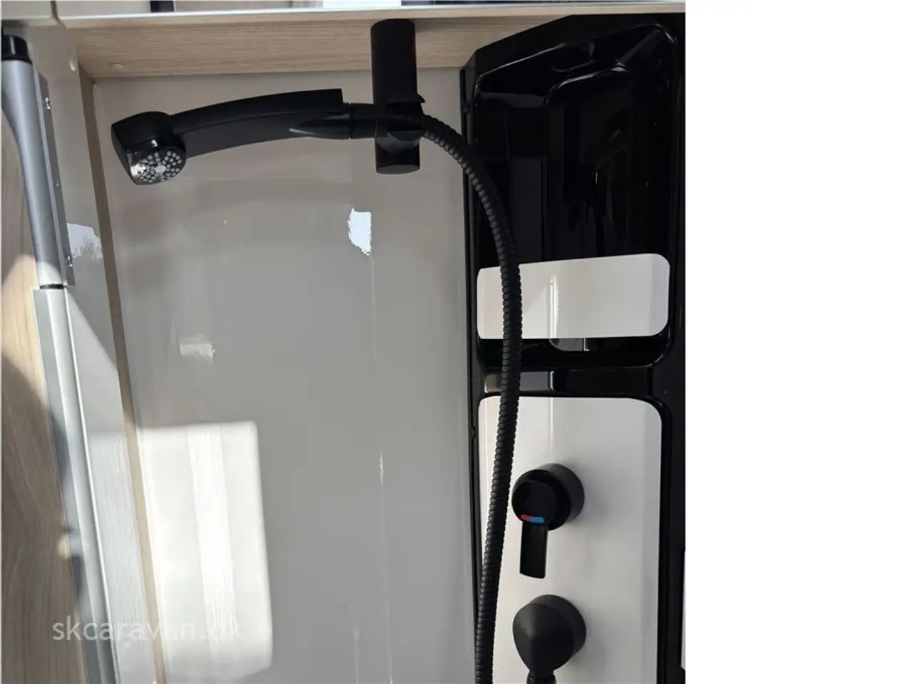 Billede 13 - 2026 - Hobby De Luxe 460 SFf Kamapagne vogn med meget udstyr