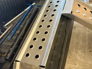 Mantec sku tracks/ramper