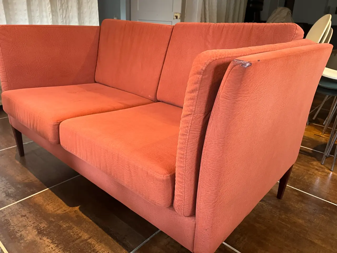Billede 1 - 2 Pers. Sofa i blødt ruskind