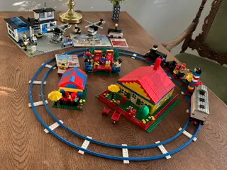 Originale ældre LEGO byggesæt m.m. til salg.