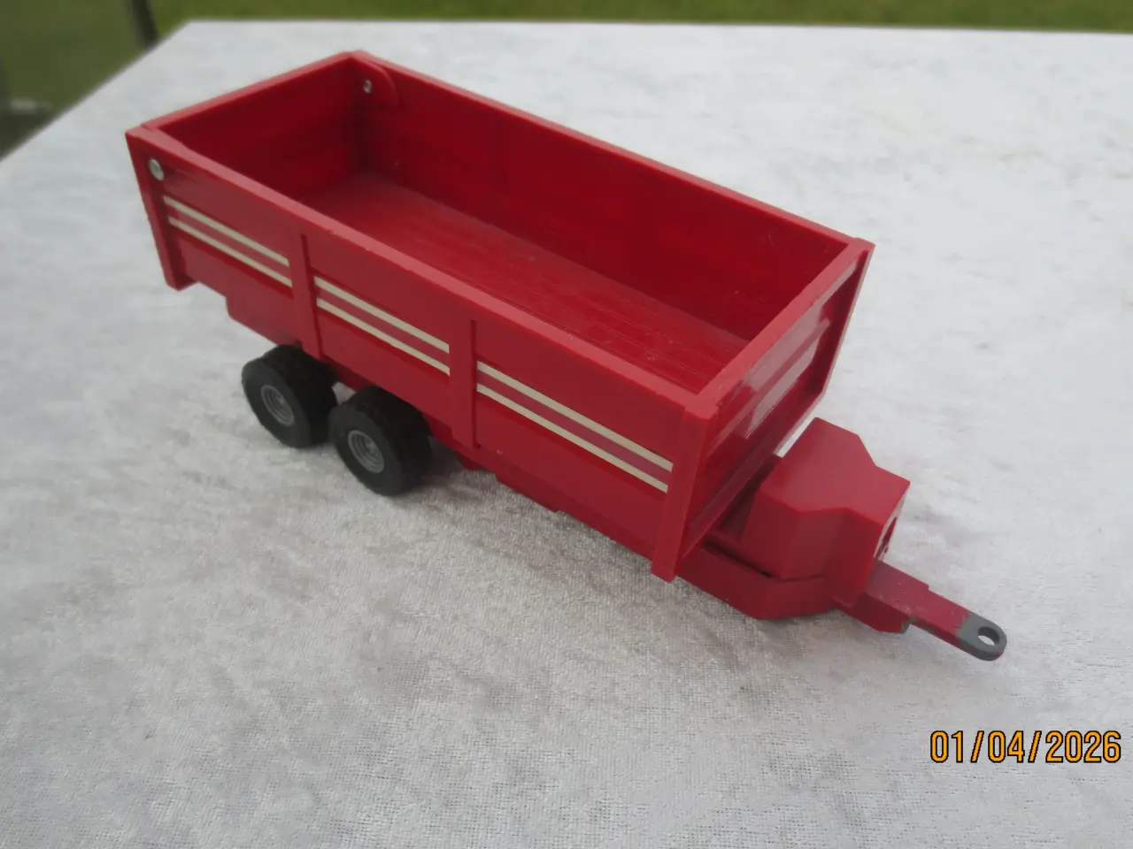 Billede 8 - 3 stk Modeltraktor og en Tipvogn